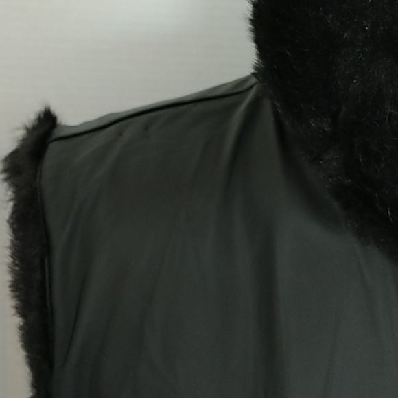 COACO New York Black Faux Fur Reversible Vest Sz S - Picture 13 of 13